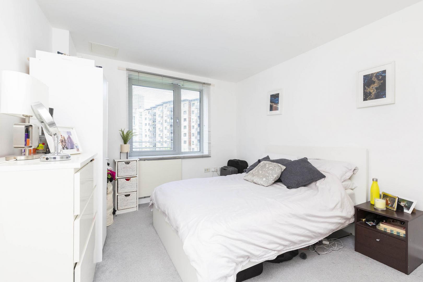 1 bedroom in private development with concierge and private balcony Eden Grove , Holloway